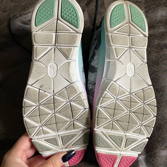 Nike Trainers- black/pink/blue - Picture 5 of 8